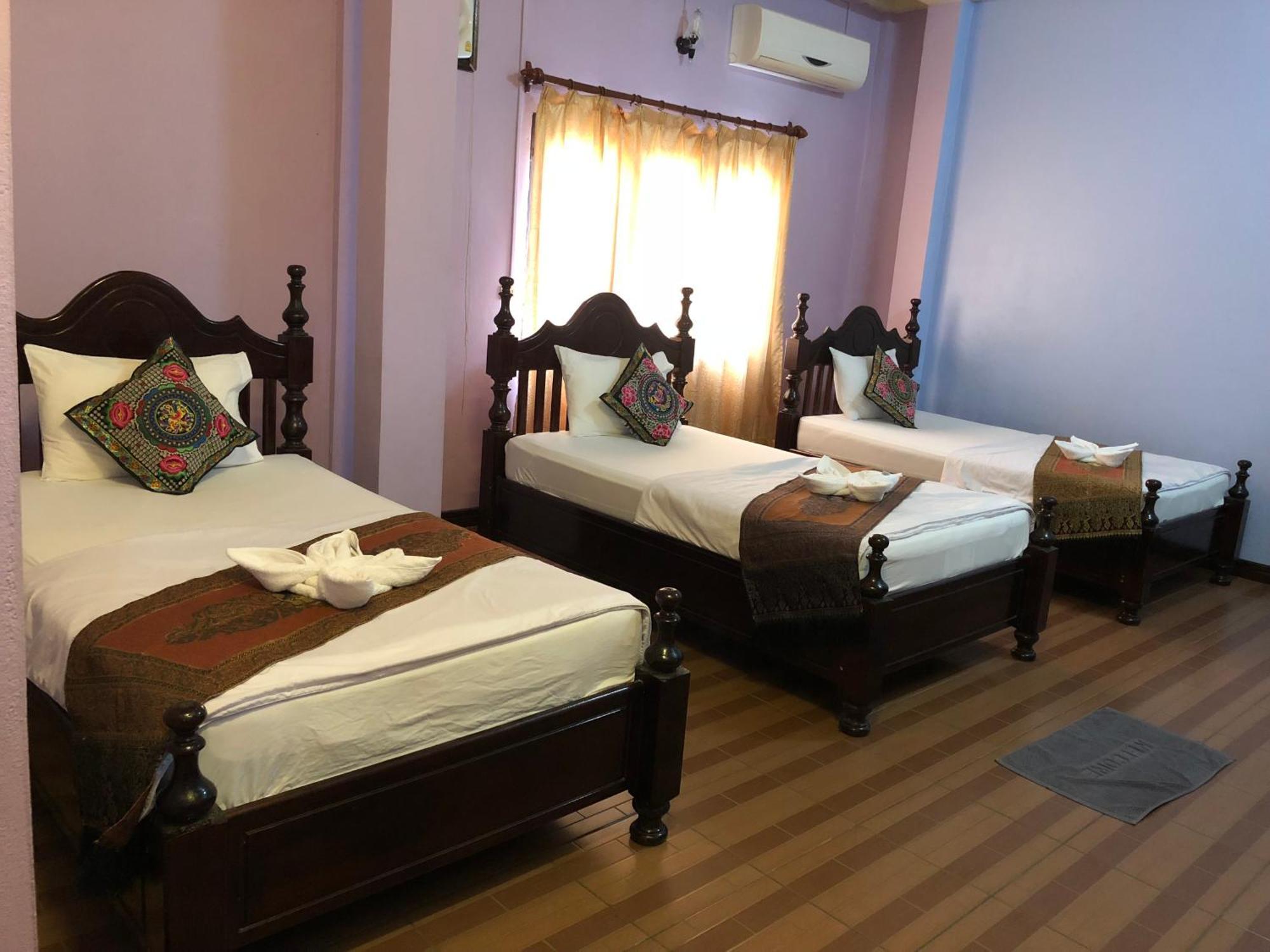 Soutjai Guesthouse&Restaurant Vang Vieng Extérieur photo