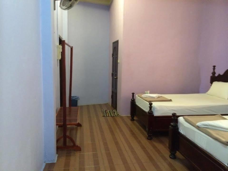 Soutjai Guesthouse&Restaurant Vang Vieng Extérieur photo