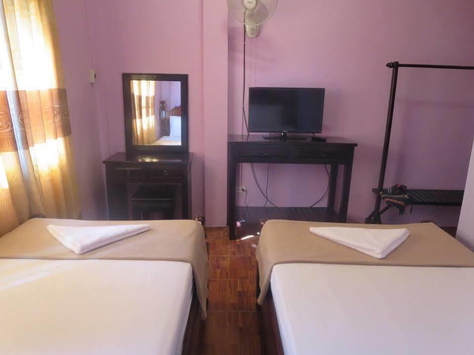 Soutjai Guesthouse&Restaurant Vang Vieng Extérieur photo
